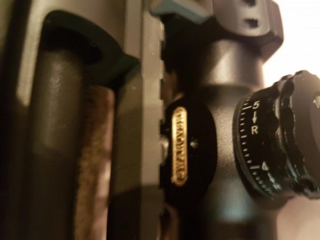 Hola, ahora le toca a este visor 4-20X56 reticula iluminada,  imitacion Swarovski,  fabricado por Ohhunt, 10