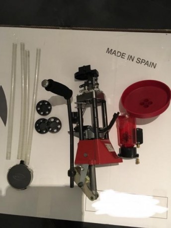 Pues como dice el titulo vendo una prensa Lee pro 1000 en perfecto estado. Tiene papeles de homologación 01