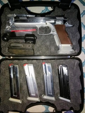 Para financiar un nuevo proyecto vendo estaTanfoglio Limited Custom HC en 9mm.
Sin Caja original, Punto 80