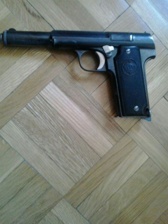 Un amigo, por jubilación, vende pistola Astra 400, perfectamente conservada, está guiada en A, pero puede 02