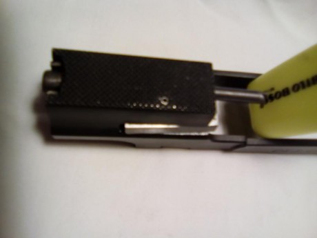 Hola! Buenas tardes!

Como recientemente he adquirido una pistola unique des 69 a un compañero del foro, 40