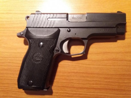 Vendo pistola de defensa Astra A-70 cal.9parabellum, muy compacta y portable, a su vez muy precisa y dispara 41