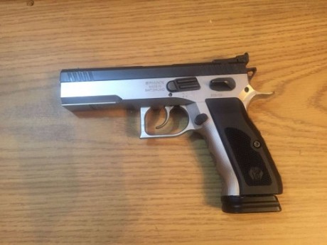 Se vende pistola sphinx 3000 hi-cap .9 mm parabelum
Pistola de la casa suiza sphinx ,Esta sin uso y viene 02