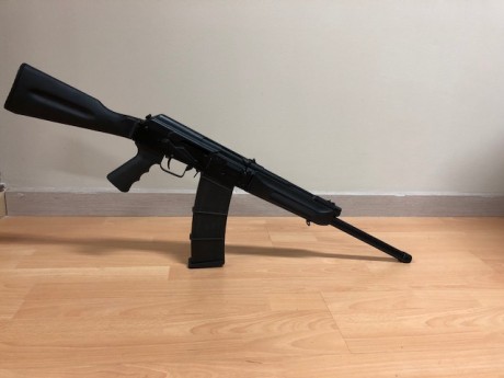 Hola!! 
Vendo la Saiga 12 sin apenas uso, solo se disparó 40 cartuchos y se guardó hasta ahora. El arma 12