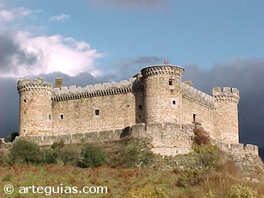 Estoy armando un bergantin-goleta para la guerra al corso y no se que artilleria poner a bordo.

Mide 150