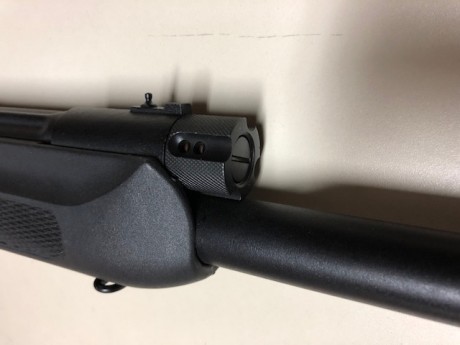 Hola!! 
Vendo la Saiga 12 sin apenas uso, solo se disparó 40 cartuchos y se guardó hasta ahora. El arma 20