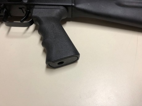 Hola!! 
Vendo la Saiga 12 sin apenas uso, solo se disparó 40 cartuchos y se guardó hasta ahora. El arma 31