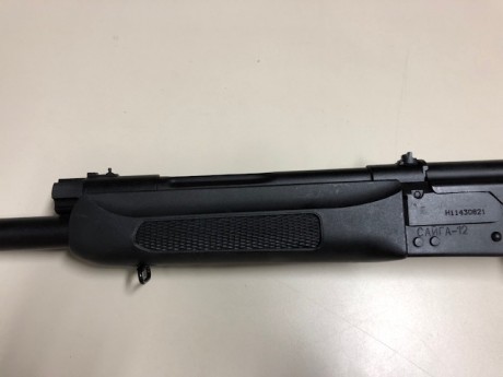 Hola!! 
Vendo la Saiga 12 sin apenas uso, solo se disparó 40 cartuchos y se guardó hasta ahora. El arma 30