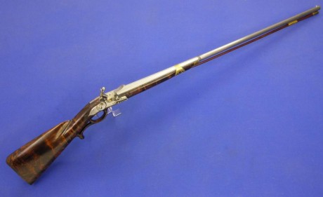 Voy a colocar unas fotos de un arma larga alemana de llave de mecha del siglo XVI. 11
