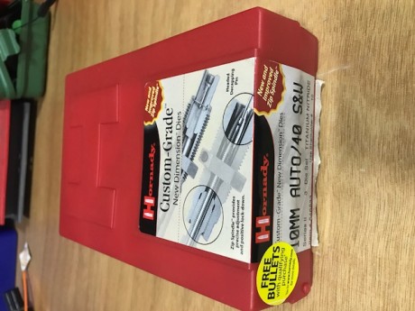 Juego de tres dies del calibrre 308, marca LEE, con los shell holder de los calibres 308 y 307, solo usado 21