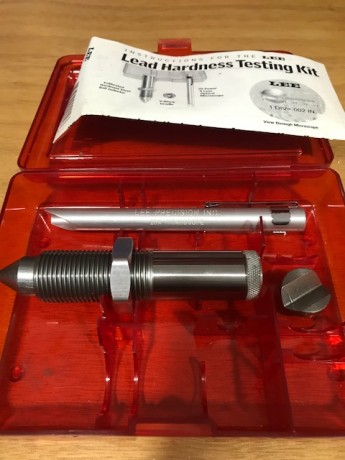 Vendo durómetro de la marca LEE, de reestreno, no se ha usado nada más que una vez y lo tengo acumulando 01