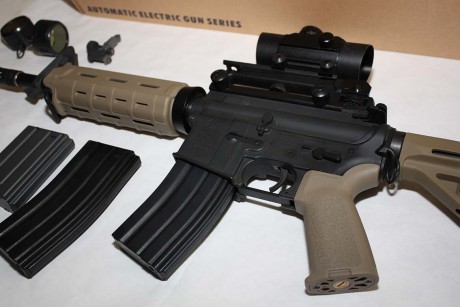 Buenas a todos, estoy haciendo limpieza de armario y me deshago de esta preciosa réplica de airsoft marca 11