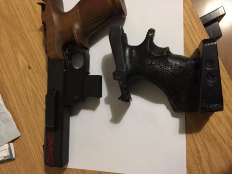 Por cese de actividad deportiva por motivos físicos, vendo esta benelli cal. 32 con dos cargadores , en 00