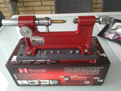 Trimer Cam Lock Hornady. Recortador de vainas. Usa Shell holders standards. Único con ajuste micrómetro 00