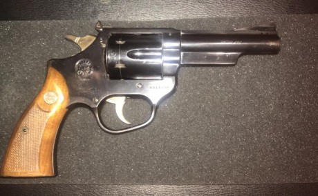 Buenas noches:

Vendo revólver Astra 960 de 4 pulgadas, que decir de la renombrada marca Astra, duros 02