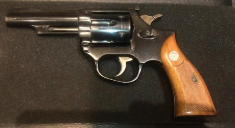 Buenas noches:

Vendo revólver Astra 960 de 4 pulgadas, que decir de la renombrada marca Astra, duros 01
