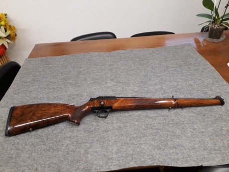 Vendo rifle Blaser r93 Stuzen 9,3x62 cañon octogonal, maderas ,bola etc ATTACHE , en perfecto estado, 01