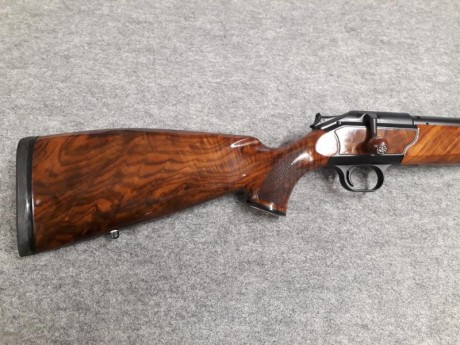 Vendo rifle Blaser r93 Stuzen 9,3x62 cañon octogonal, maderas ,bola etc ATTACHE , en perfecto estado, 00