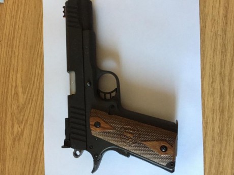 Tengo que vender por motivos de salud que me impiden la practica del tiro una pistola STI SPARTAN 9 mm. 01