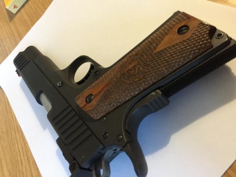 Tengo que vender por motivos de salud que me impiden la practica del tiro una pistola STI SPARTAN 9 mm. 00