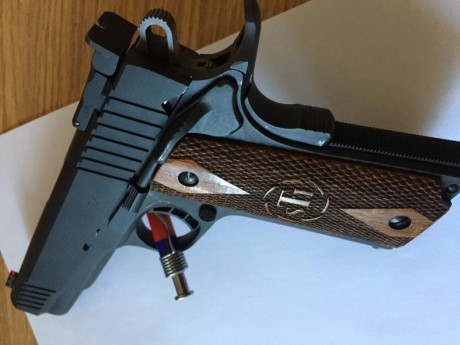 Tengo que vender por motivos de salud que me impiden la practica del tiro una pistola STI SPARTAN 9 mm. 12