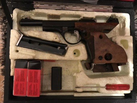 Unique des96 muy cuidada, todo original. Excelente arma de precisión 22lr. 
 350 euros portes aparte. 02