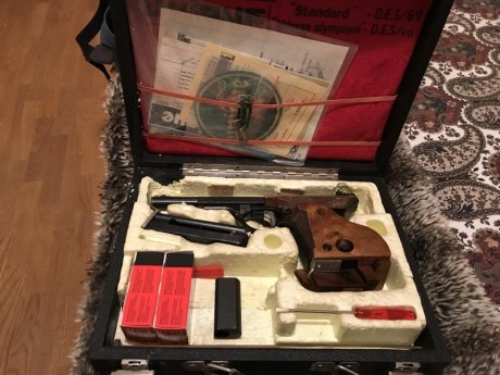 Unique des96 muy cuidada, todo original. Excelente arma de precisión 22lr. 
 350 euros portes aparte. 01