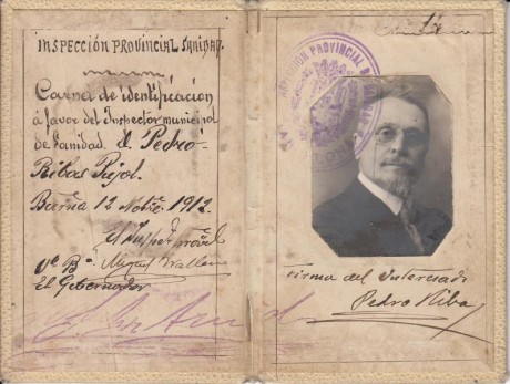  EN RECUERDO Y HOMENAJE A LOS QUE YA NO ESTÁN. 

Si pones en  GOOGLE    PASAPORTES EN LA MEMORIA   da 122