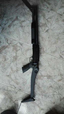 VENDO CULATA PLEGABLE PARA ESCOPETA MOOSBERG 500 AUNQUE TAMBIEN SIRVE PARA WINCHESTER Y REMINGTON , SOLO 01