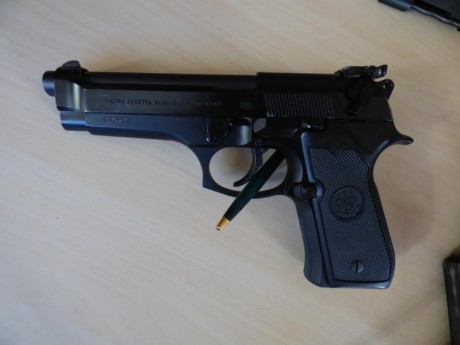 Buenas tardes a Todos.

Vendo  mi Beretta a 92 fs 

Os dejo unas Fotos Para que podais ver todo el lote.
Beretta 01
