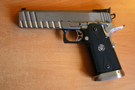 Buenos días, estoy buscando una cacha/empuñadura para una Infinity SVI igual que la de la foto. Estoy 00