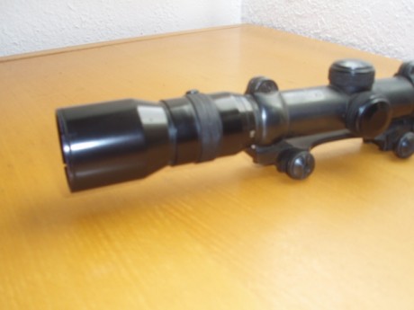 Buenas.
Antiguo Visor KHALES (WIEN) HELIA 27 S2 (Inscrpición literal del visor).
Dotado de montura. Cruz 10