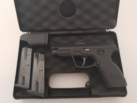 En perfecto estado, he tirado poquisimo con ella, muy buena arma corta fabricada en la Republica Checa, 02