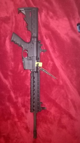 No tiene casi tiros, ya que no la he utilizado mas que para probar 30 disparos con CCI
Tiene miras abatibles
Empuñadura 02