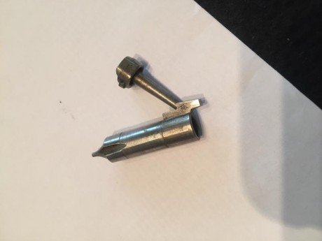 Vendo una escasa Luger Krieghoff en 9 parabellum de 1936 en un estado inmejorable con las rarisimas cachas 51