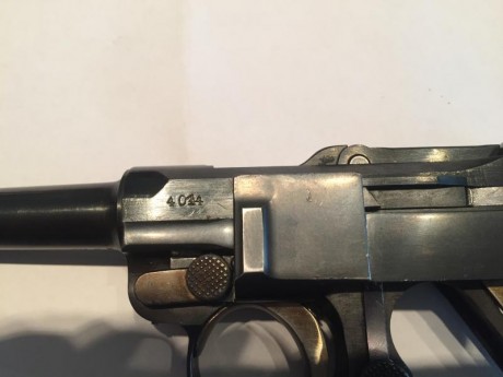 Vendo una escasa Luger Krieghoff en 9 parabellum de 1936 en un estado inmejorable con las rarisimas cachas 50