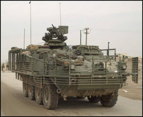 Buenas tardes carristas.
Solicito vuestra ayuda para identificar una versión del vehiculo 8x8 Stryker 92
