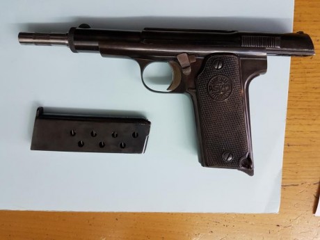 Un amigo me ha pedido que ponga a la venta la siguiente arma:

Se vende esta joya en estado impoluto de 12