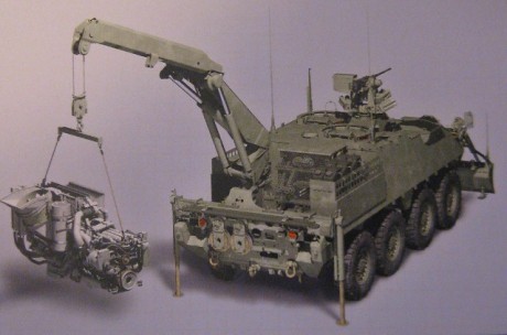 Buenas tardes carristas.
Solicito vuestra ayuda para identificar una versión del vehiculo 8x8 Stryker 160