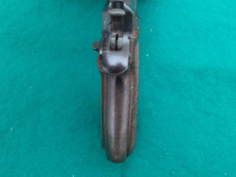 Un amigo vende las siguientes armas:

Astra 400 calibre 9mm/L del año 1936, con un cargador, precio:  22