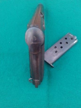 Un amigo vende las siguientes armas:

Astra 400 calibre 9mm/L del año 1936, con un cargador, precio:  31