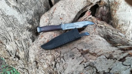 He encabado este mk2 con rodelas de cuero, sobre las que estoy probando a tintar con anilinas. El pomo 02