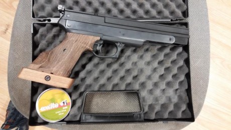 Vendo pistola Gamo compact 

solo a disparado una caja de balines, perfecto estado.

150€ Alicante

whatsapp 00