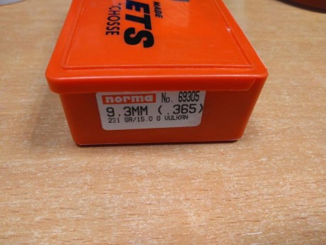 Buenos días,

  VENDIDAS  ...se puede cerrar.

Se venden 100 puntas para recarga:

Calibre: 9,3
Marca: 01