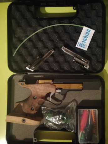 Hola a todos.
Vendo mi UNIQUE DES 96U. Excelente pistola en calibre 22.
La pistola se vende con maletín 02