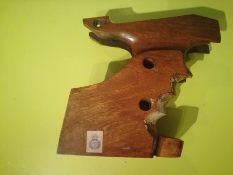 Hola a todos.
Vendo mi UNIQUE DES 96U. Excelente pistola en calibre 22.
La pistola se vende con maletín 20