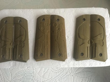 Cachas para 1911 se pueden hacer con diferentes colores y logos 
  Aclaro de momento tememos unos cuantos 90