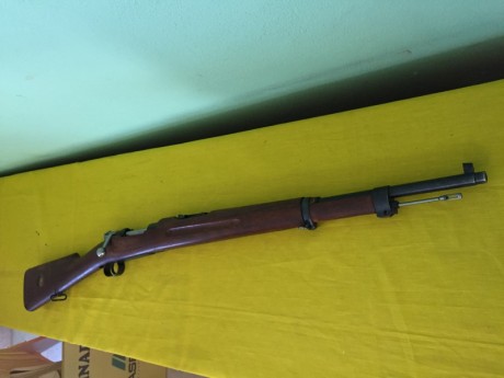 Un compañero del club vende este Mauser sueco M-38 ( corto ) , cal. 61,5x5,5
Fabricado por husqvarna año 02