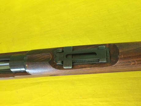 Un compañero del club vende este Mauser sueco M-38 ( corto ) , cal. 61,5x5,5
Fabricado por husqvarna año 12