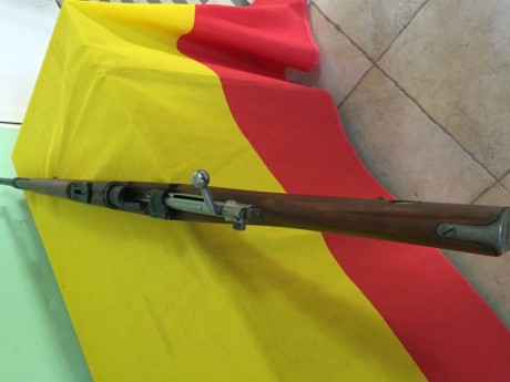 Un compañero del club vende este Mauser sueco M-38 ( corto ) , cal. 61,5x5,5
Fabricado por husqvarna año 21